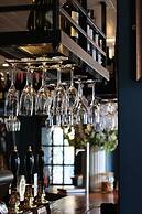 The Porterhouse Grill & Rooms