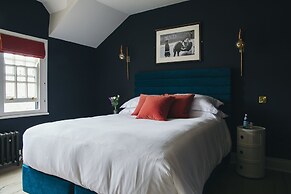 The Porterhouse Grill & Rooms