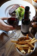 The Porterhouse Grill & Rooms