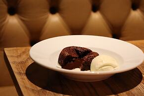 The Porterhouse Grill & Rooms