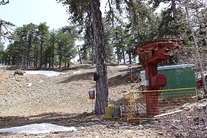 Tzionis Petroktisto Holiday Stonehouse