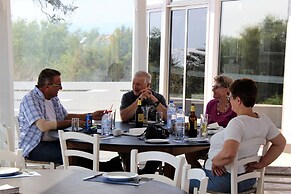 Tzionis Petroktisto Holiday Stonehouse