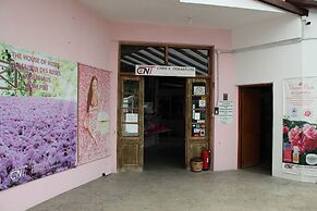 Tzionis Petroktisto Holiday Stonehouse