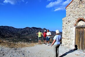 Tzionis Petroktisto Holiday Stonehouse