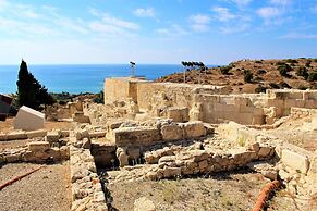 Tzionis Petroktisto Holiday Stonehouse