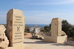 Tzionis Petroktisto Holiday Stonehouse