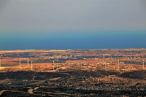 Tzionis Petroktisto Holiday Stonehouse