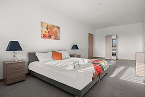 Hamilton Grace - The Quadrant