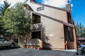 San Sierra 10 Updated Condo, with Complex Jacuzzi, Short Walk to The V