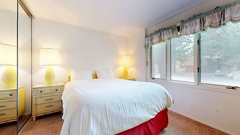 Chateau de Montagne 24 Light And Bright Condo with Private Washer Drye