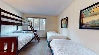 Chateau de Montagne 24 Light And Bright Condo with Private Washer Drye