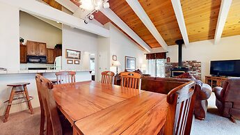 Chateau de Montagne 24 Light And Bright Condo with Private Washer Drye