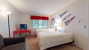 Chateau de Montagne 24 Light And Bright Condo with Private Washer Drye