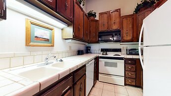 Chateau de Montagne 24 Light And Bright Condo with Private Washer Drye