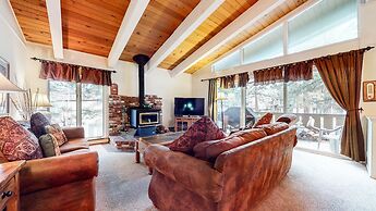 Chateau de Montagne 24 Light And Bright Condo with Private Washer Drye