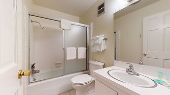 Chateau de Montagne 24 Light And Bright Condo with Private Washer Drye