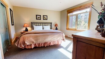 Sunstone 208 Updated Ski-In Ski-Out Condo At Sunstone Lodge with Great