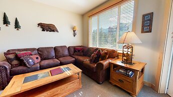 Sunstone 208 Updated Ski-In Ski-Out Condo At Sunstone Lodge with Great