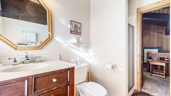 Discovery 4 108 Great Complex Amenities, Close to Canyon Lodge by RedA