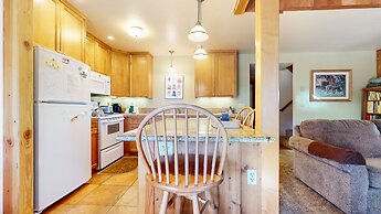 Discovery 4 108 Great Complex Amenities, Close to Canyon Lodge by RedA