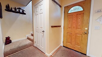 Chateau de Montagne 23 Spacious Family Condo With Great Complex Amenit