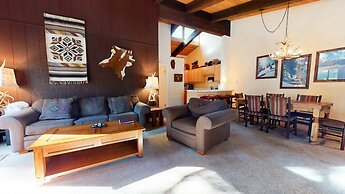 Chateau de Montagne 23 Spacious Family Condo With Great Complex Amenit