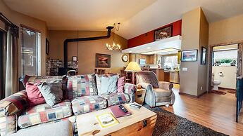 Forest Creek 28 Rustic Updated Condo by RedAwning