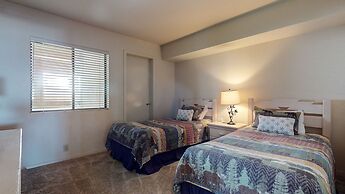 Bridges 105 Pet-Friendly. Ski-in Ski-out Condo with Beautiful Mountain