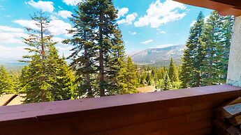 Bridges 105 Pet-Friendly. Ski-in Ski-out Condo with Beautiful Mountain