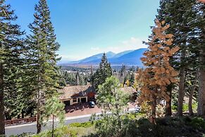 Bridges 105 Pet-Friendly. Ski-in Ski-out Condo with Beautiful Mountain