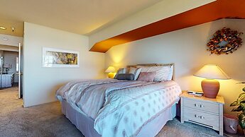 Bridges 105 Pet-Friendly. Ski-in Ski-out Condo with Beautiful Mountain