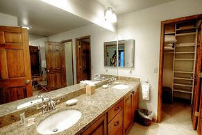 K1 Gore Creek Meadows - 4 Br Townhouse