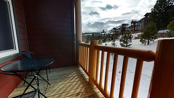 Sunstone 214 Updated Ski-In Ski-Out Condo with Great Complex Amenities