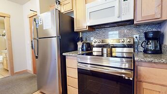 Sunstone 214 Updated Ski-In Ski-Out Condo with Great Complex Amenities