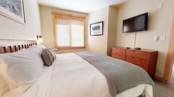 Sunstone 214 Updated Ski-In Ski-Out Condo with Great Complex Amenities