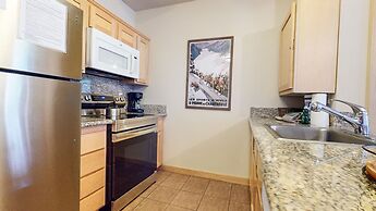 Sunstone 214 Updated Ski-In Ski-Out Condo with Great Complex Amenities