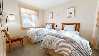 Sunstone 214 Updated Ski-In Ski-Out Condo with Great Complex Amenities