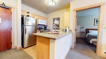 Sunstone 214 Updated Ski-In Ski-Out Condo with Great Complex Amenities