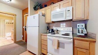 Sunstone 206 Ski-In Ski-Out Condo At Sunstone Lodge with Great Complex