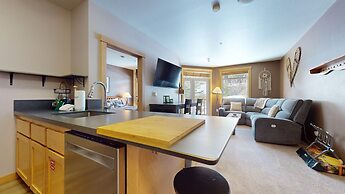 Sunstone 206 Ski-In Ski-Out Condo At Sunstone Lodge with Great Complex