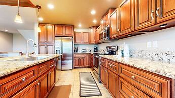 Bridges Townhome 7 Gorgeous Mountain Views, Private Jacuzzi, Steps to 