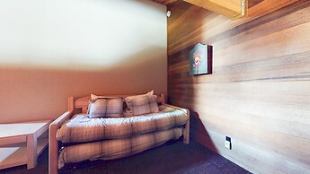 Bridges Townhome 7 Gorgeous Mountain Views, Private Jacuzzi, Steps to 