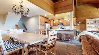 Bridges Townhome 7 Gorgeous Mountain Views, Private Jacuzzi, Steps to 