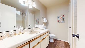 Bridges Townhome 7 Gorgeous Mountain Views, Private Jacuzzi, Steps to 