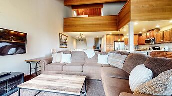 Bridges Townhome 7 Gorgeous Mountain Views, Private Jacuzzi, Steps to 