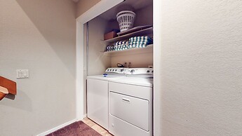 Bridges Townhome 7 Gorgeous Mountain Views, Private Jacuzzi, Steps to 