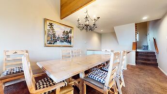 Bridges Townhome 7 Gorgeous Mountain Views, Private Jacuzzi, Steps to 