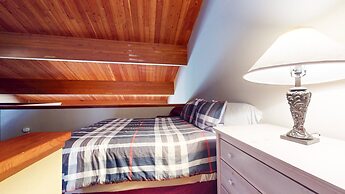 Bridges Townhome 7 Gorgeous Mountain Views, Private Jacuzzi, Steps to 