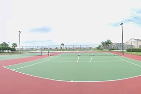 Hampton Lakes - 5 Bed 4 Baths Villa