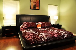 Hampton Lakes - 5 Bed 4 Baths Villa